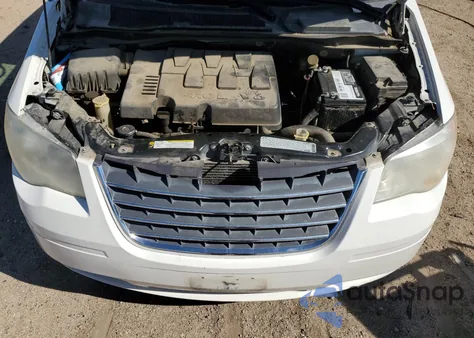 2010 Chrysler Town & Country Touring из США, поврежденный, VIN 2A4RR5DX5AR353160